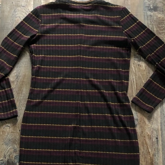 Dynamite midi long sleeve dress - Picture 4 of 4